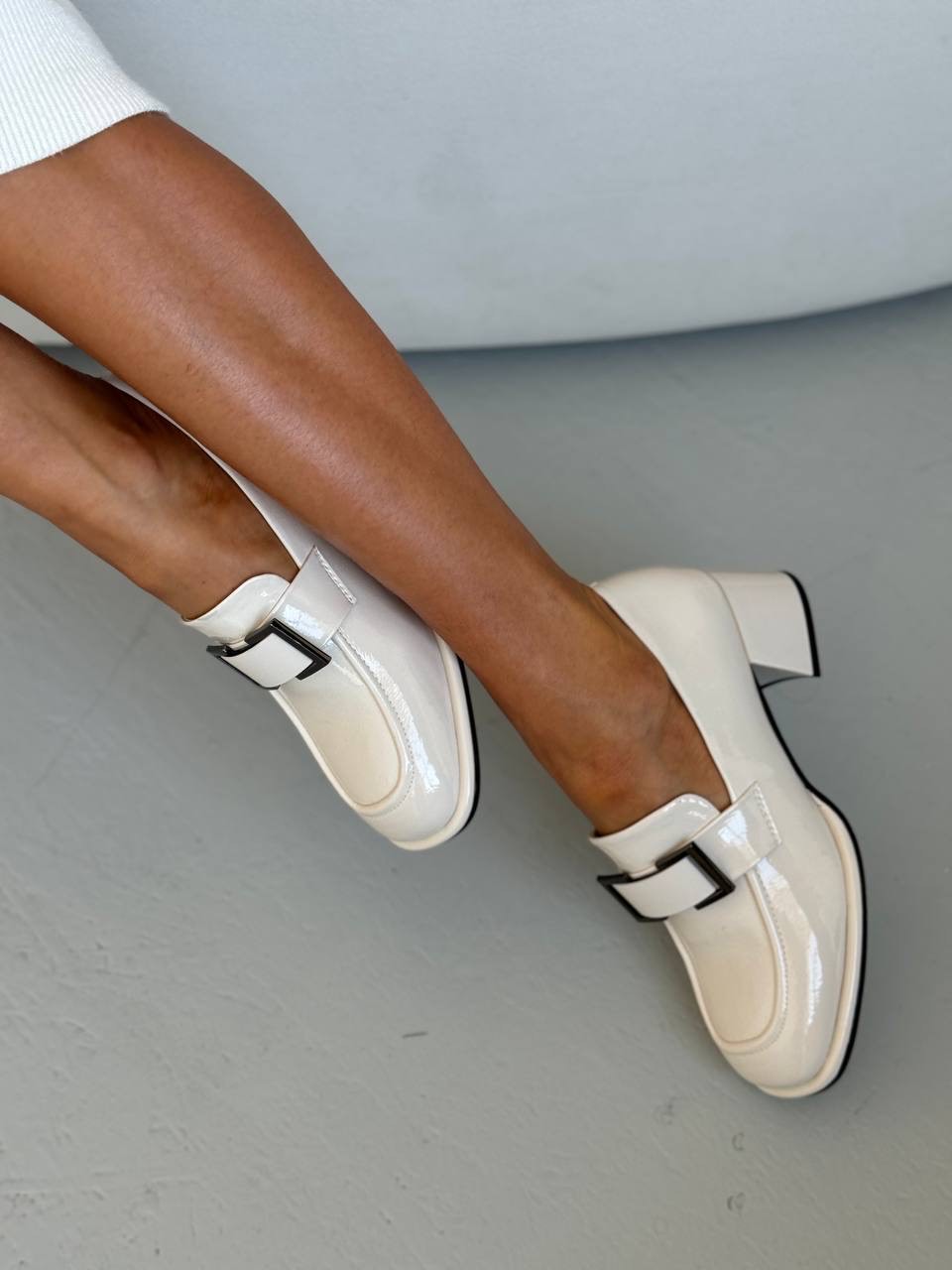 Туфли лоферы "Эстер" в молочном лаке