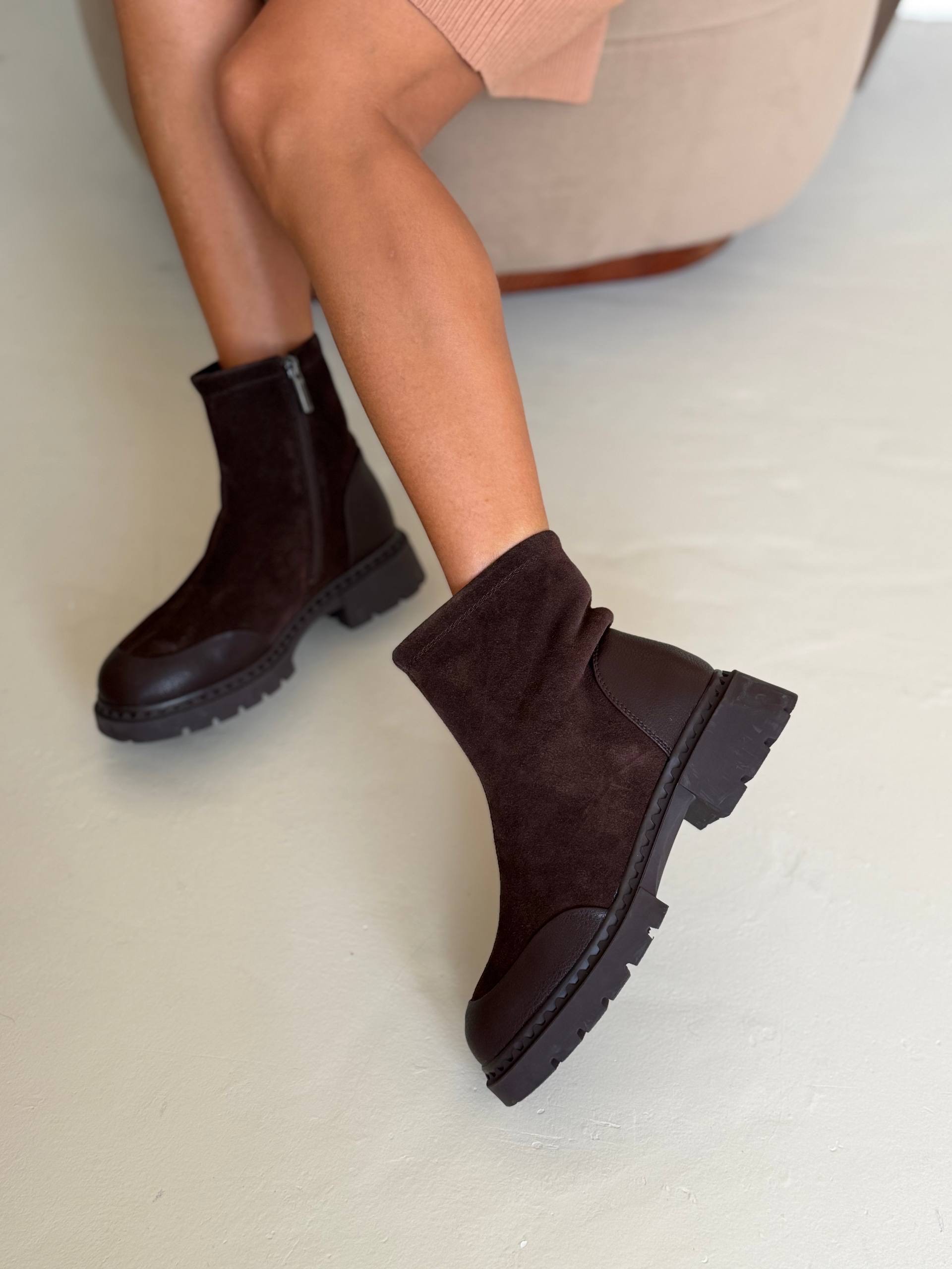 Ботинки зимние "Джоди" в коричневой замше