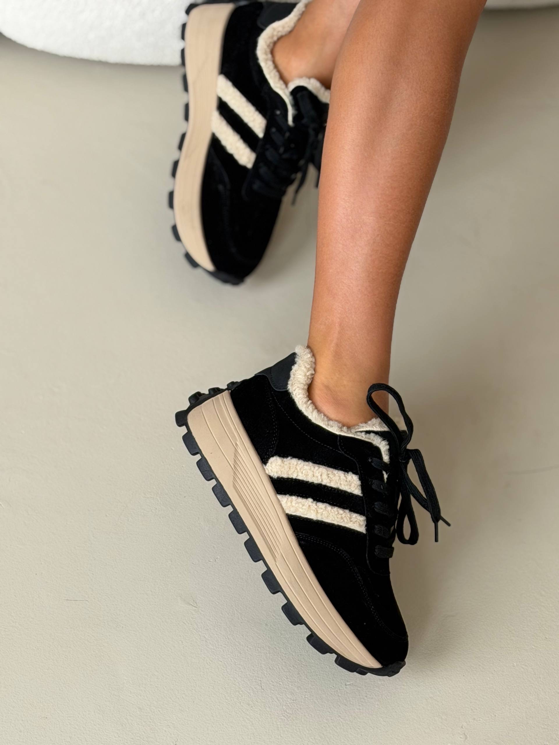 Кроссовки зимние "Луис" в черном цвете