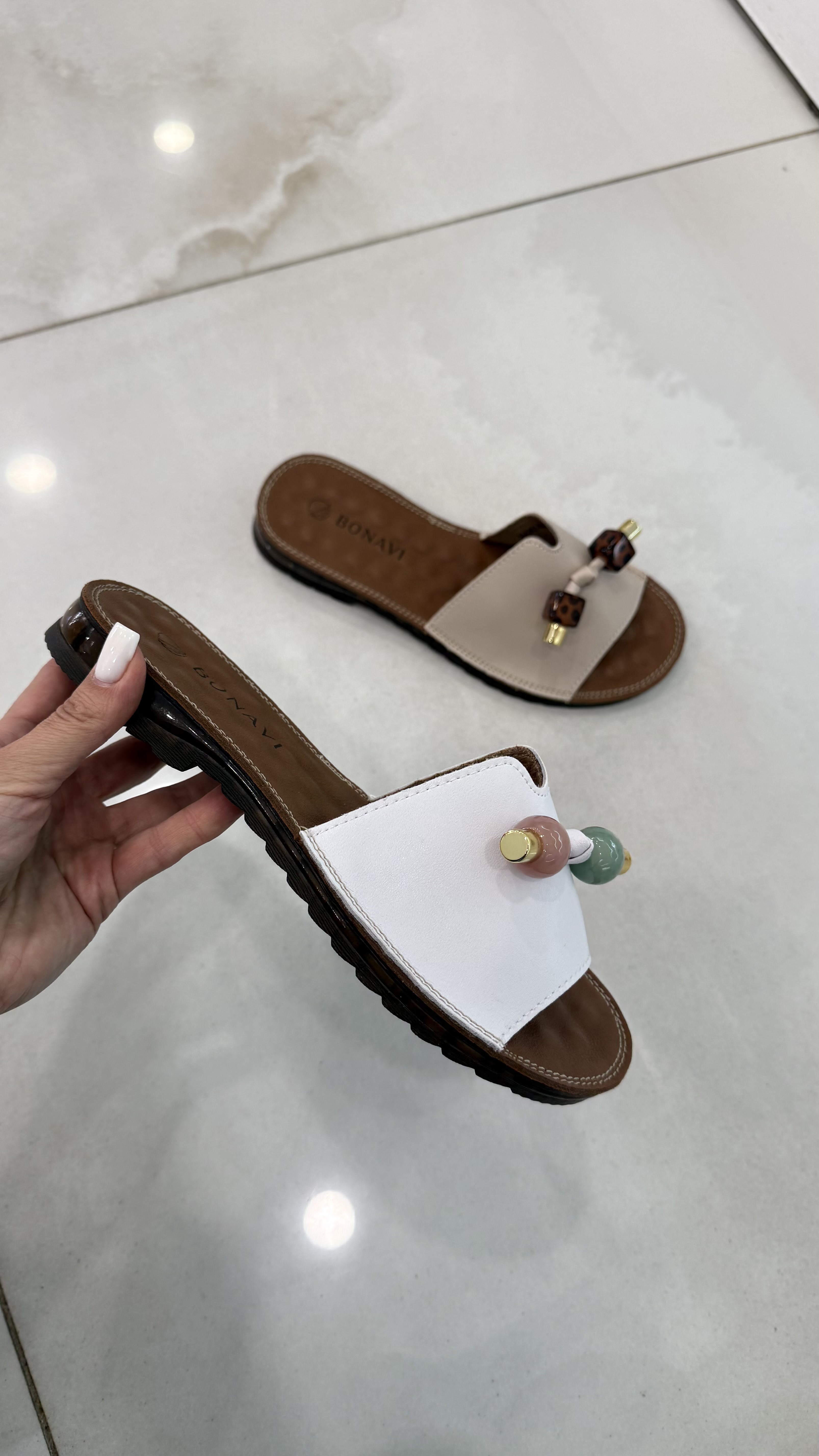 Шлепки "Мишель" в белом цвете