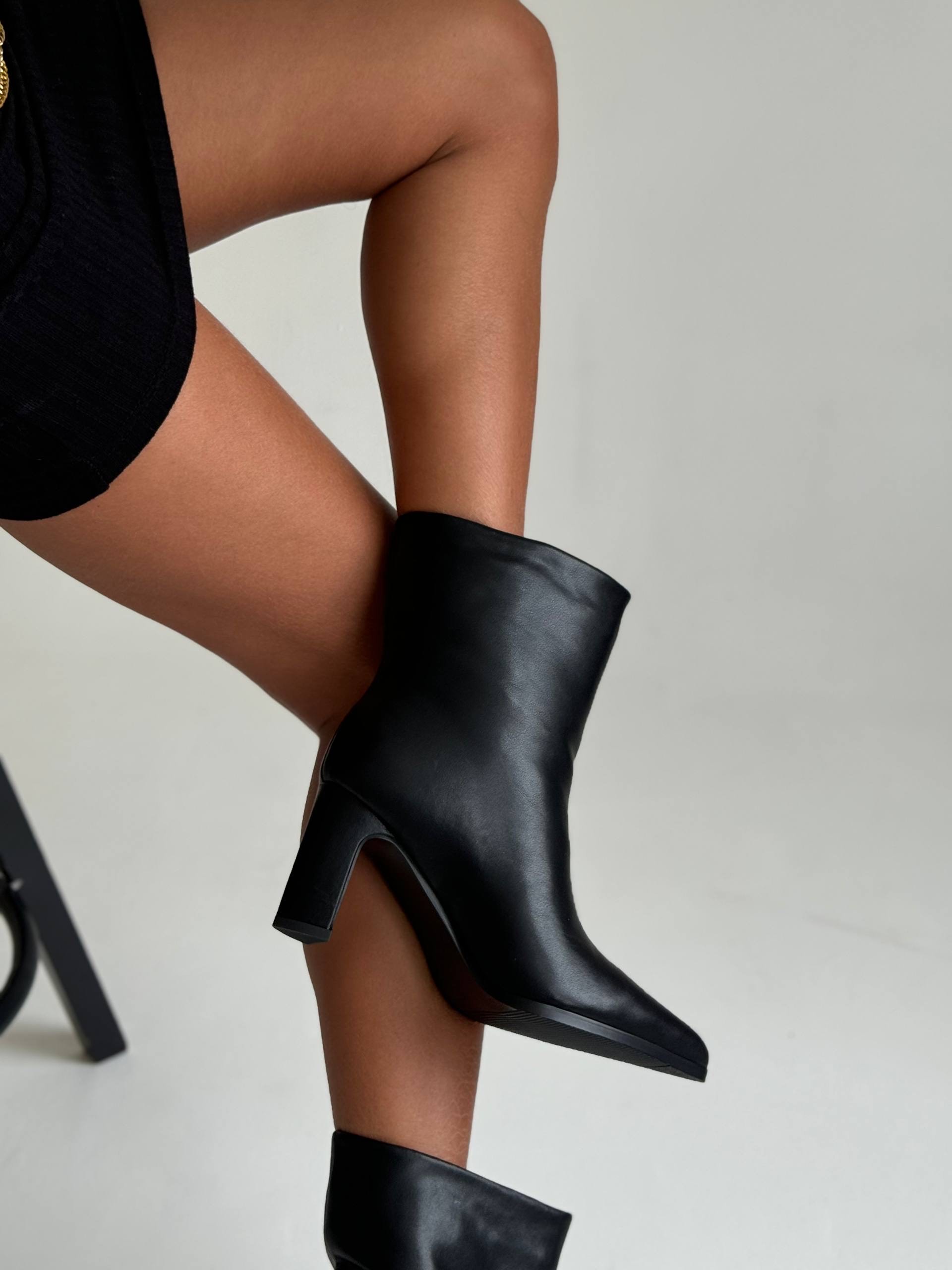 Ботильоны зимние “Дженни” в черной коже