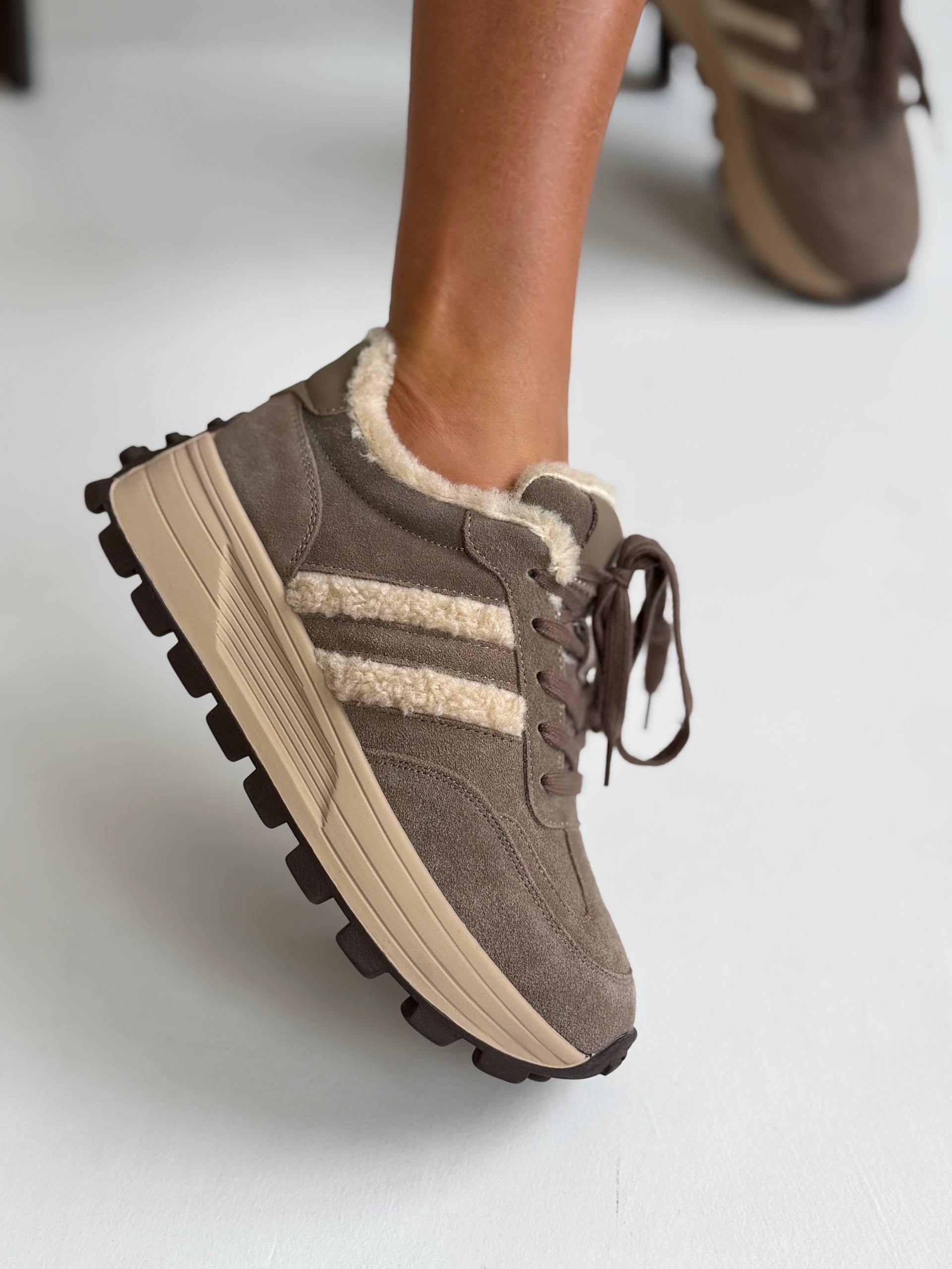 Кроссовки зимние "Луис" в бежевом цвете