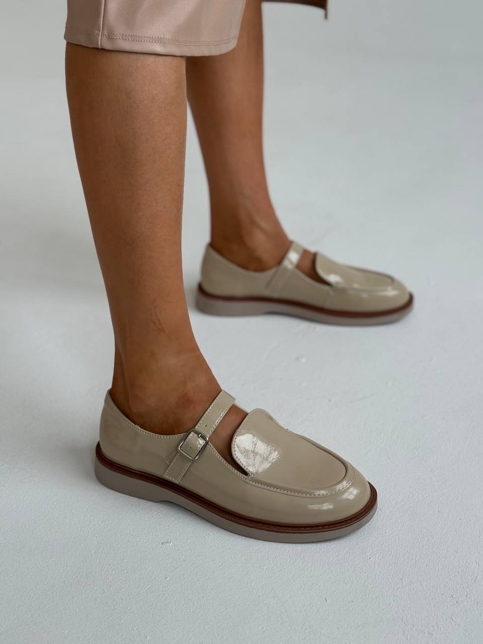 Лоферы "Росси" в бежевом лаке