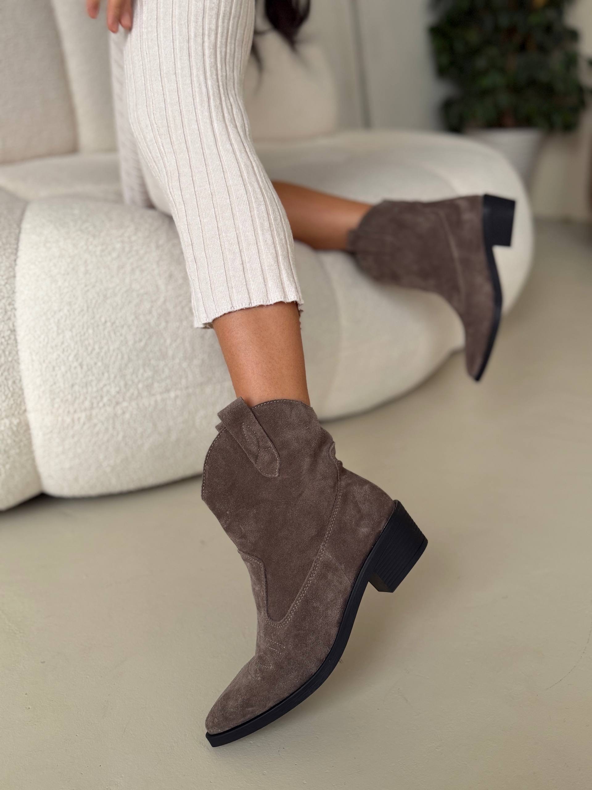 Ботильоны-казаки зимние "Ханна" в замше